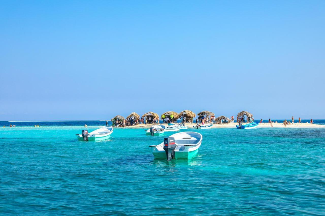 Paradise Island Beach Resort Punta Rucia Exterior photo
