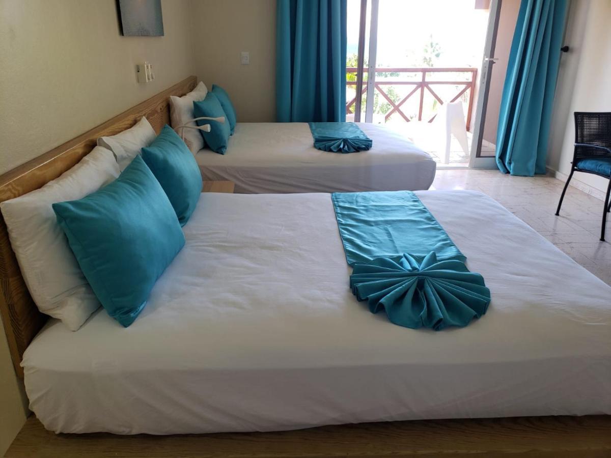 Paradise Island Beach Resort Punta Rucia Exterior photo