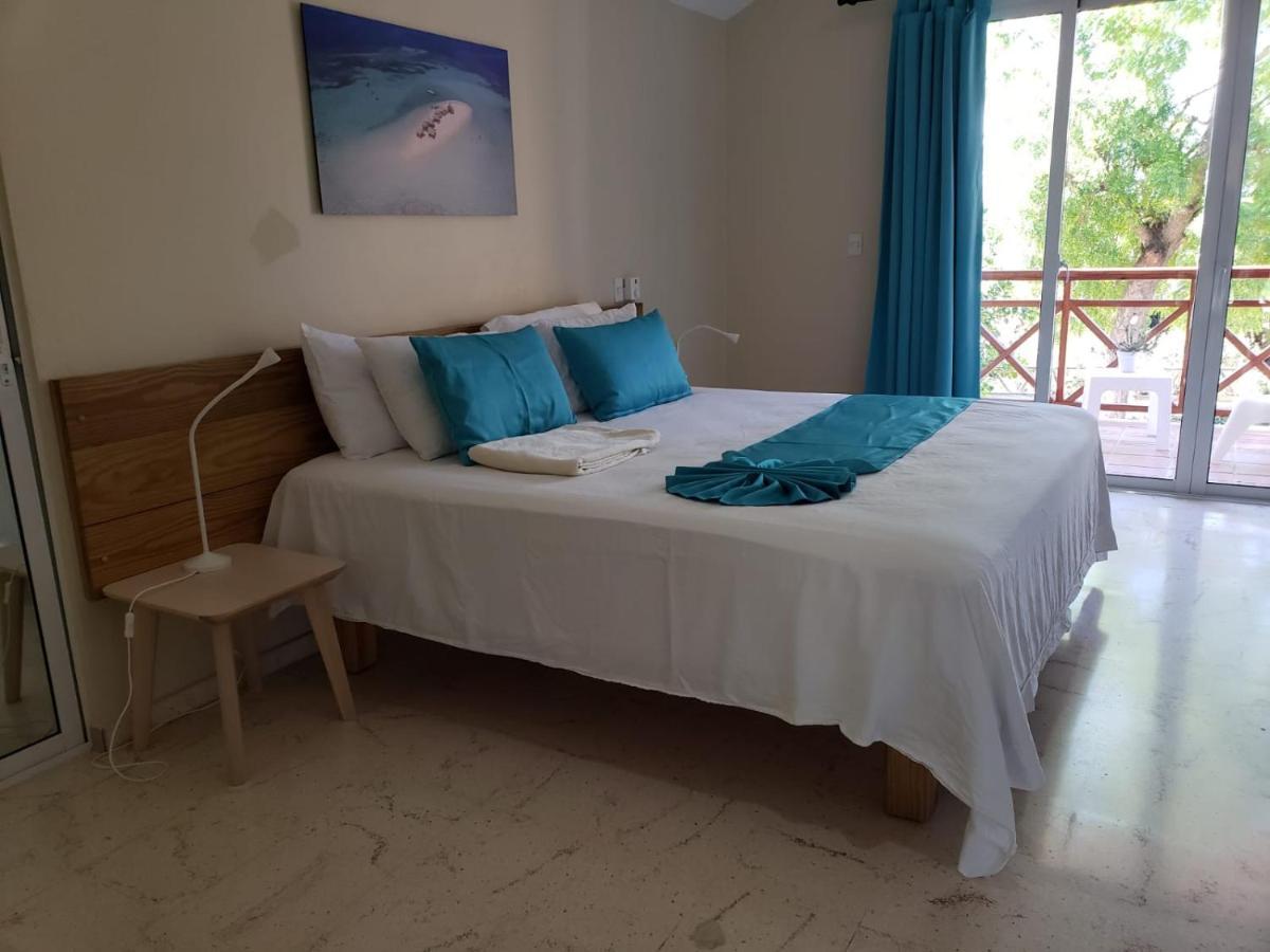 Paradise Island Beach Resort Punta Rucia Exterior photo