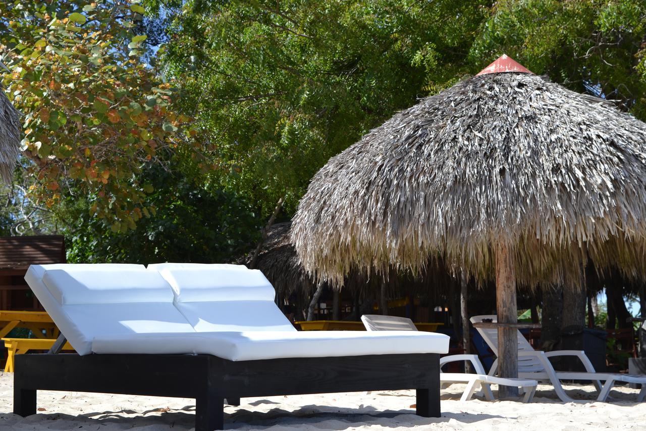 Paradise Island Beach Resort Punta Rucia Exterior photo