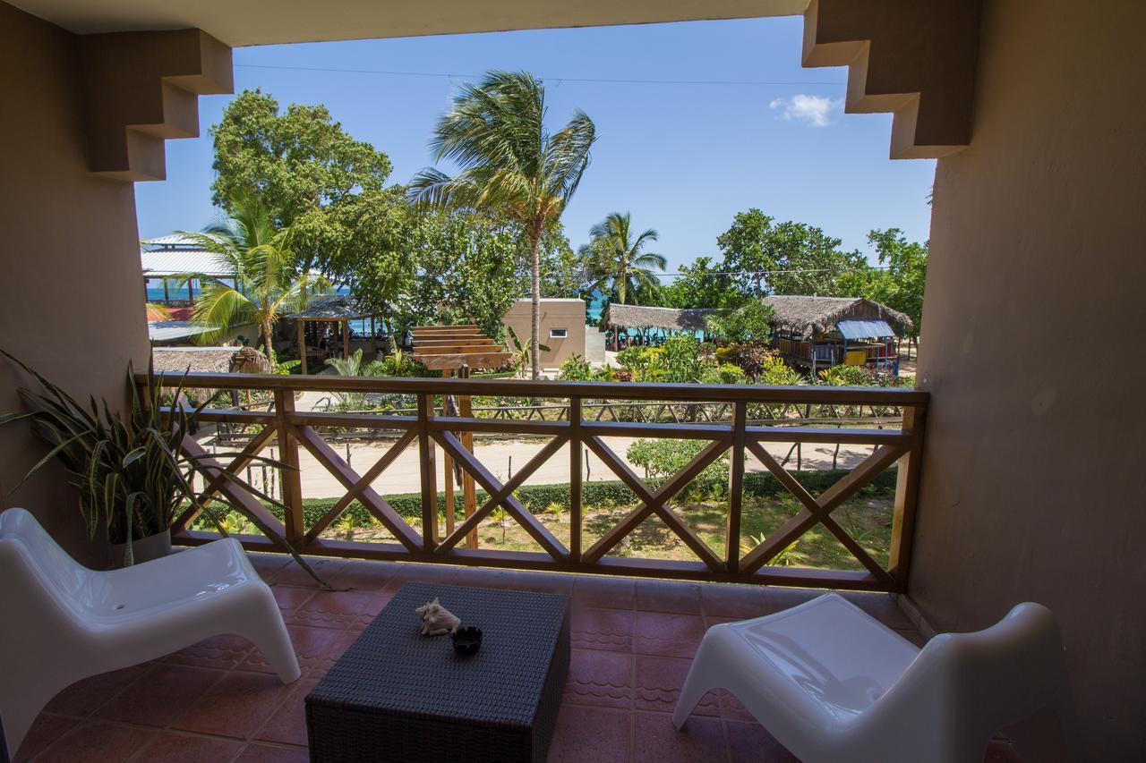 Paradise Island Beach Resort Punta Rucia Exterior photo